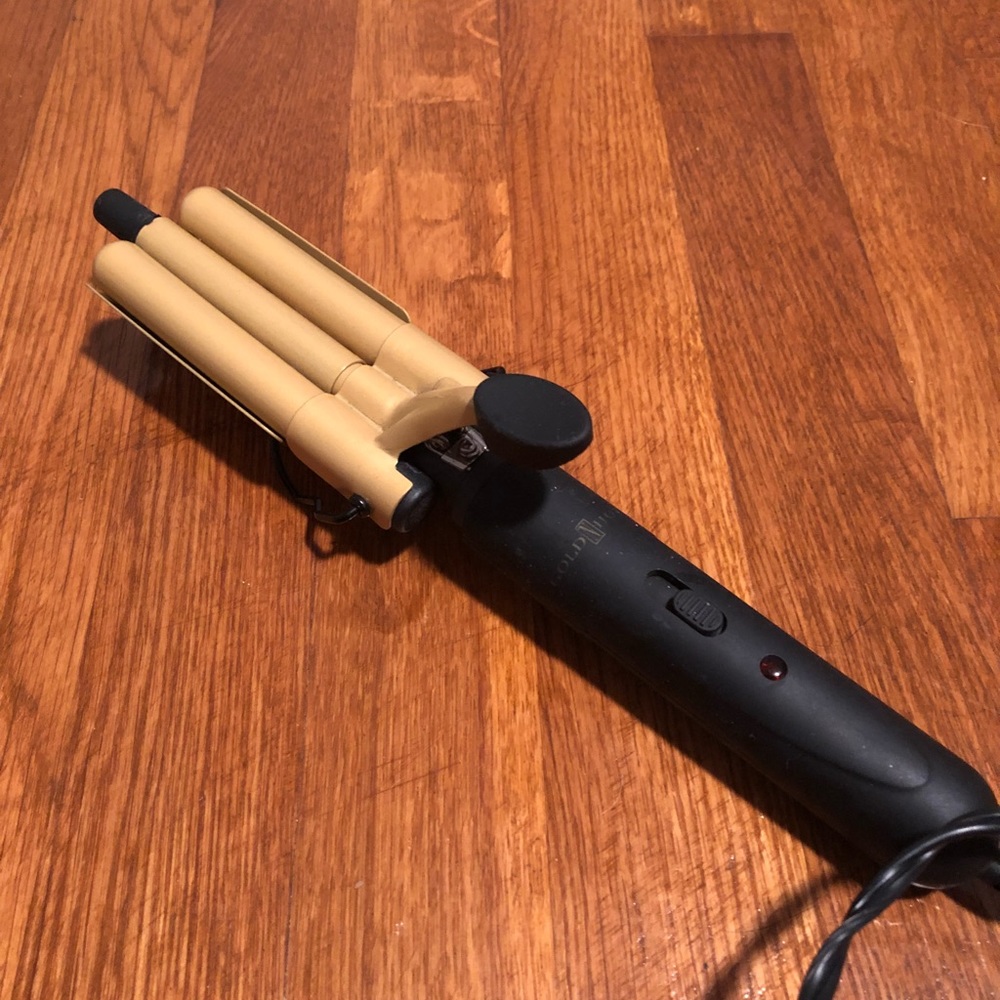 SOLD new hair styling tool